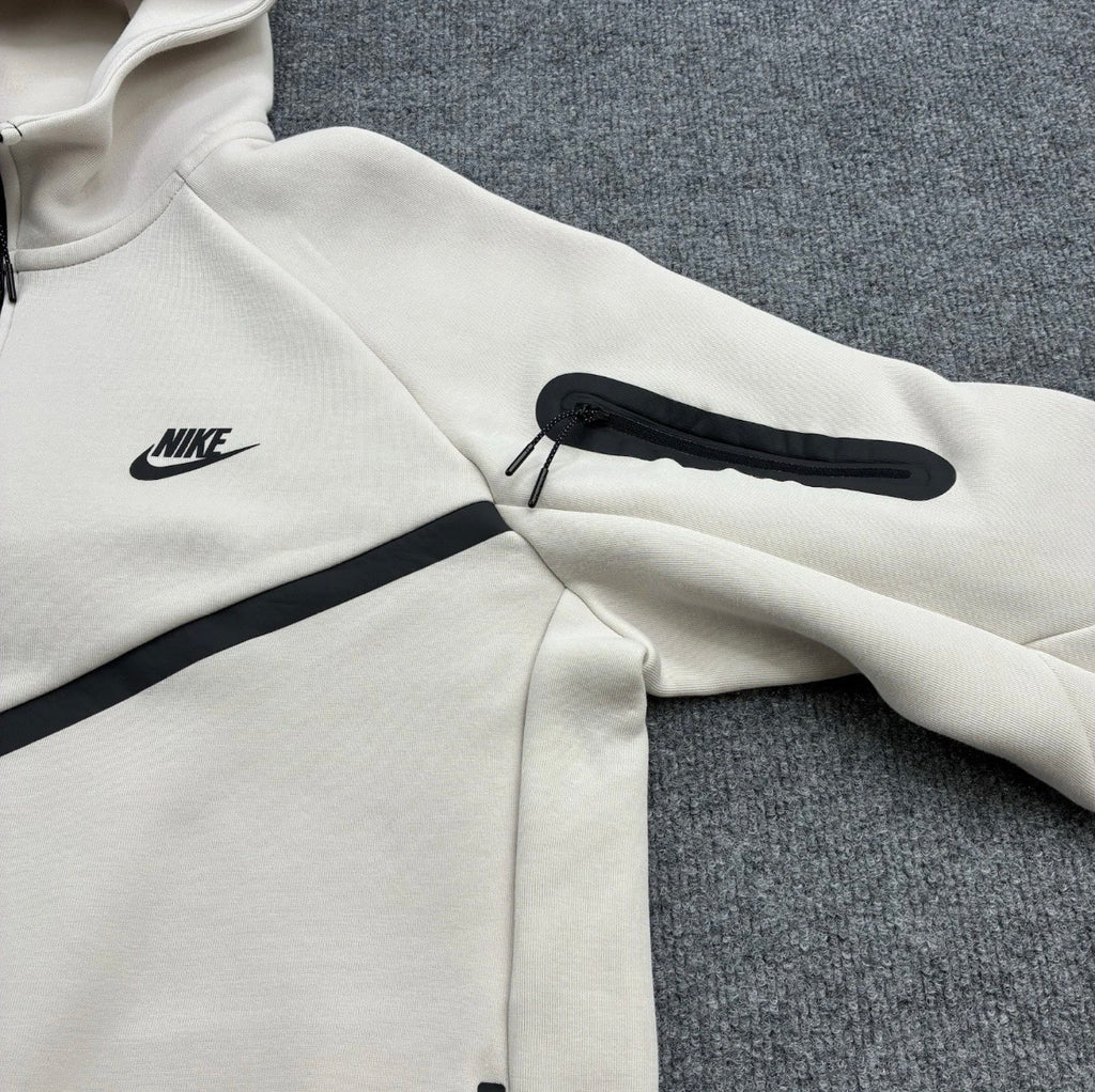 Nike Tech White