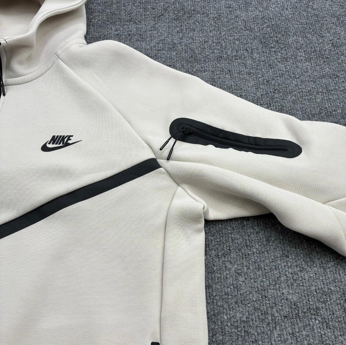 Nike Tech White