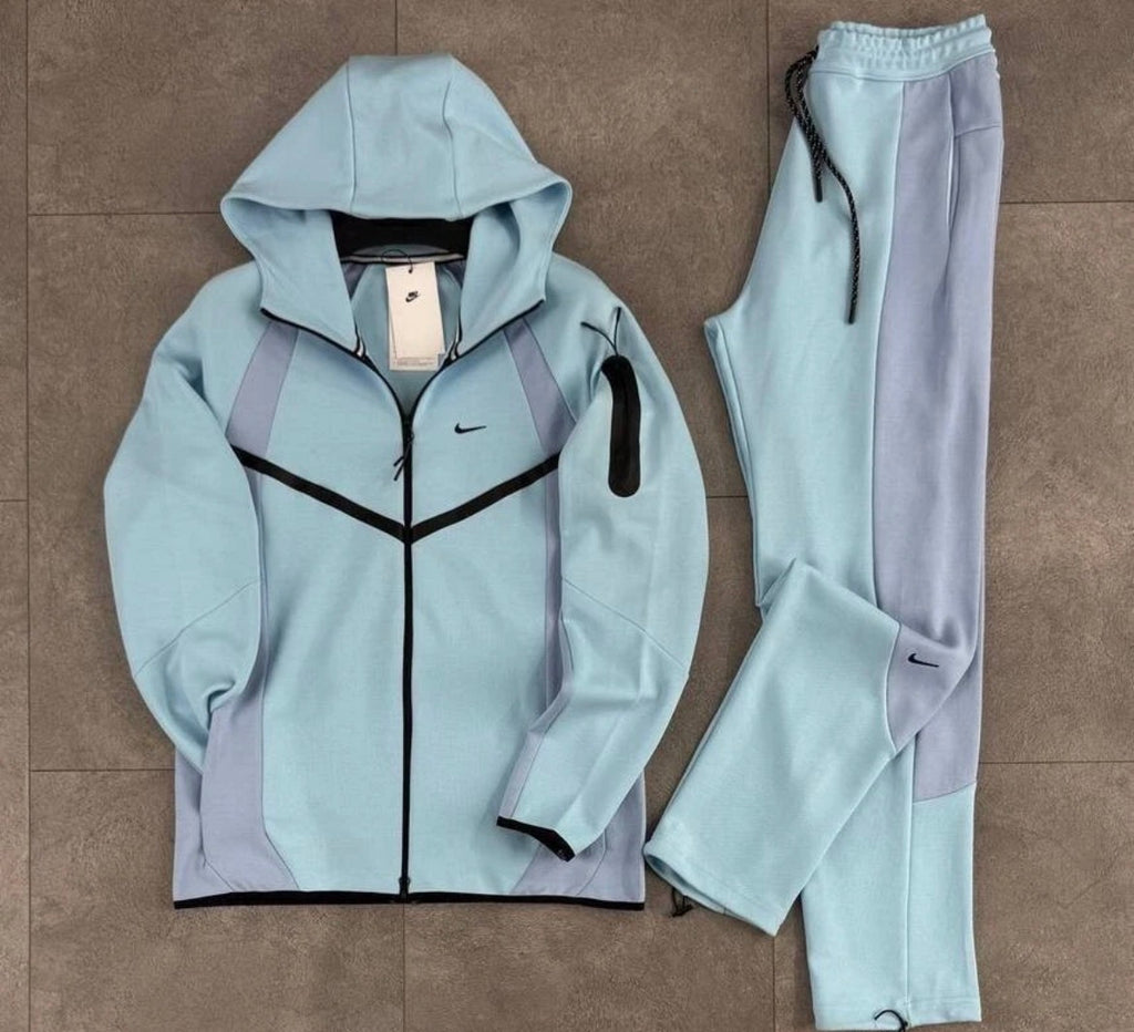 Nike Tech Blue — €40