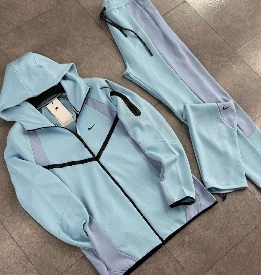 Nike Tech Blue — €40