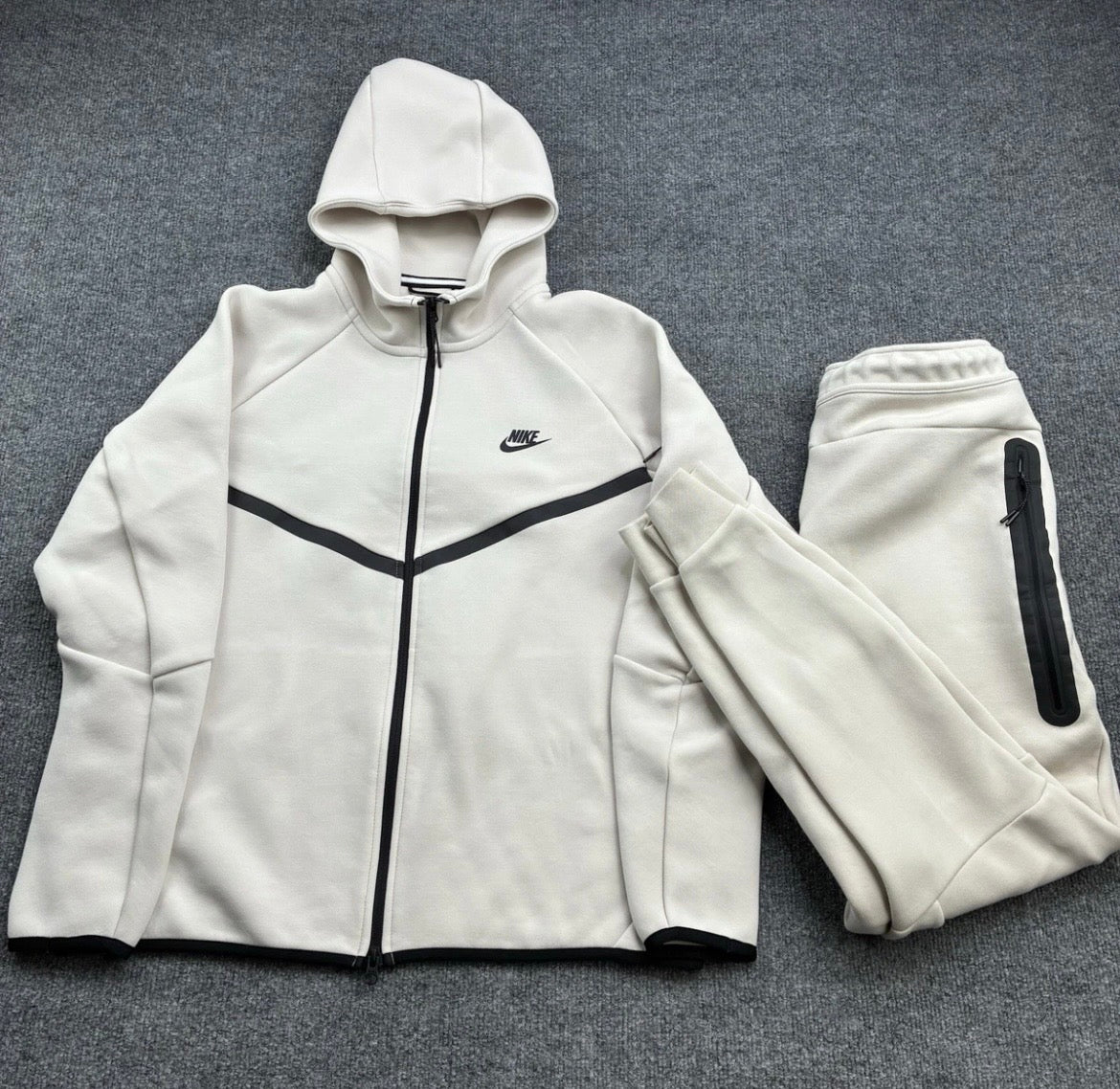 Nike Tech White